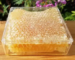 عسل با موم طبیعی